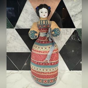 Vintage Avon. American Heirloom Porcelain Head Satchet Doll